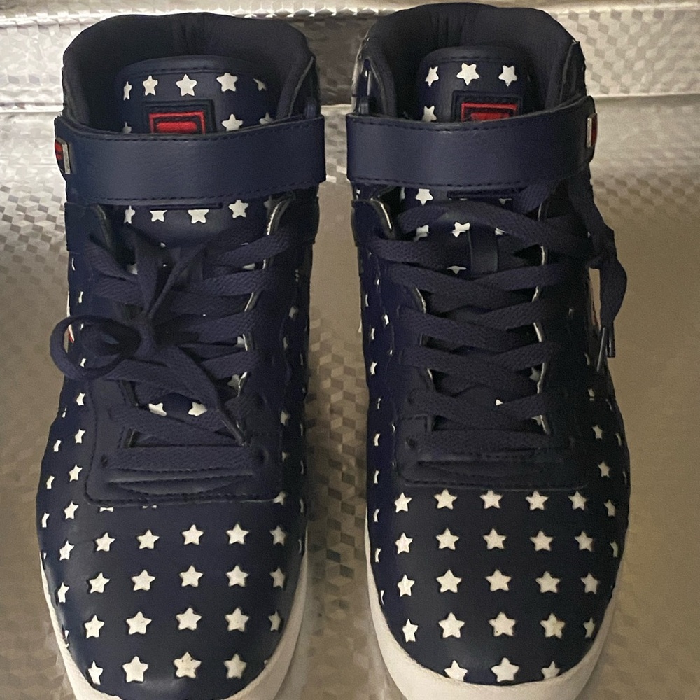 2014 Fila navy and white stars trainers
